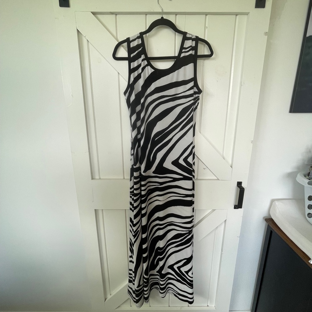 Calvin Klein Black and White Sleeveless Maxi Sundress - Picture 3 of 3